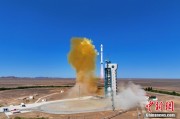 六爻测试我国首颗地球物理场探测业务卫星“张衡一号”02星成功发射